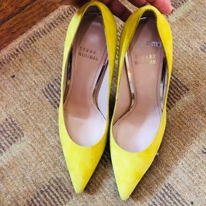 Amazing Stuart Weitzman yellow suede pumps!